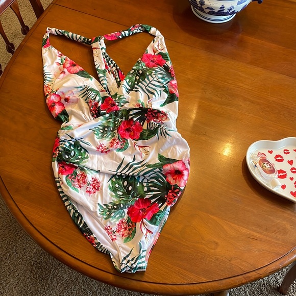 Zoila Maternity Bathing Suit! BRAND NEW! - Picture 2 of 8